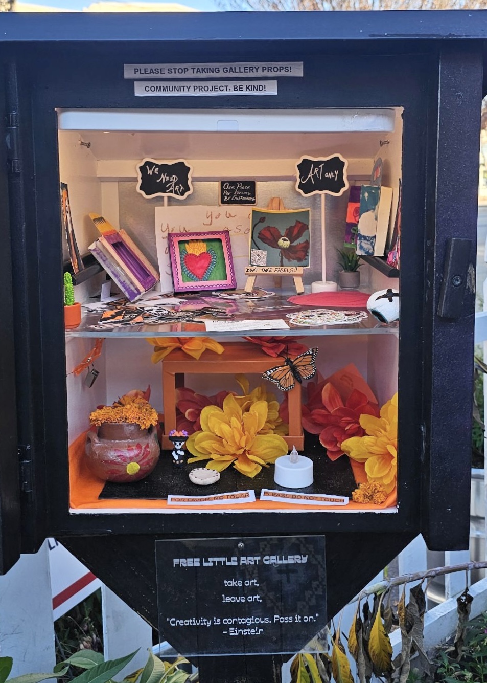 There are no books in this box! — Geocache of the Week – Official Blog